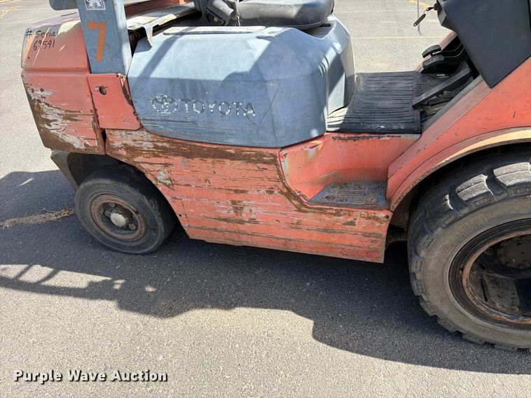image for item ET0718 Toyota 7FGU25 forklift