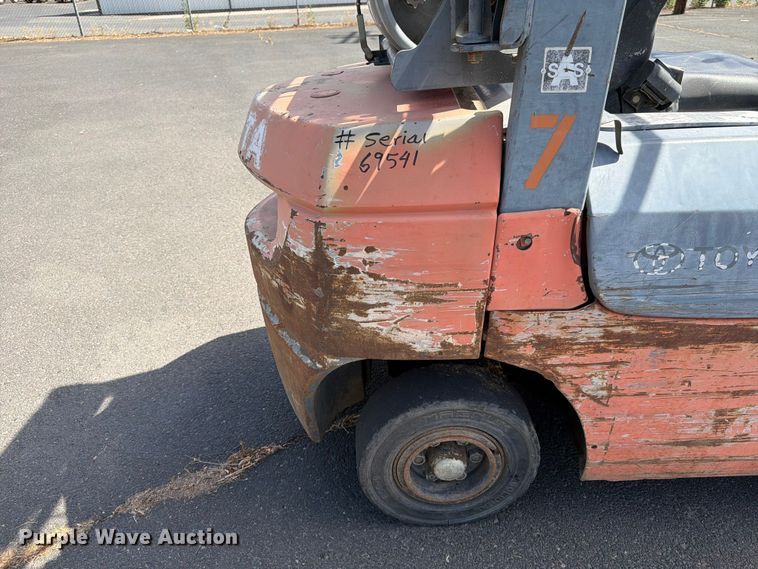 image for item ET0718 Toyota 7FGU25 forklift