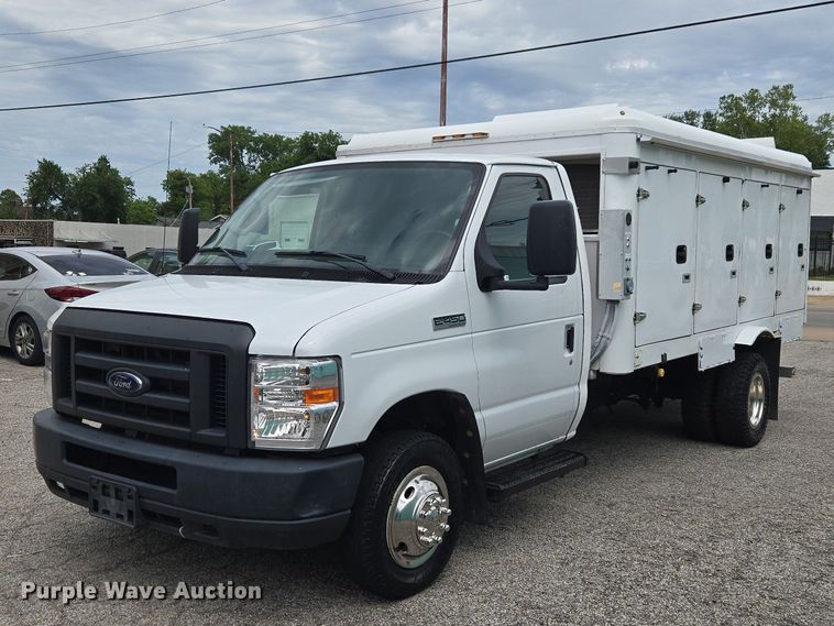 2018 Ford E450 refrigerated truck