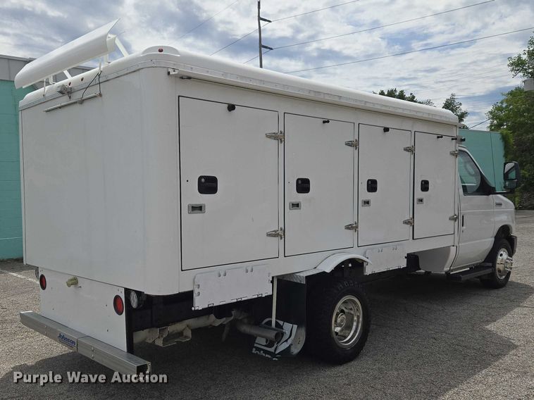 image for item ET5037 2018 Ford E450 refrigerated truck