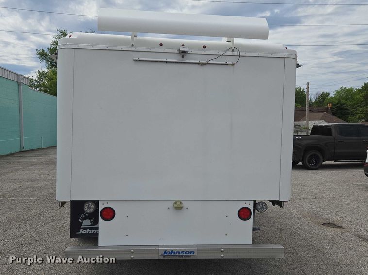 image for item ET5037 2018 Ford E450 refrigerated truck