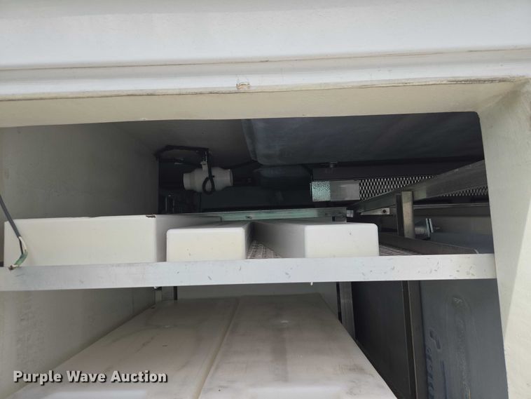 image for item ET5037 2018 Ford E450 refrigerated truck