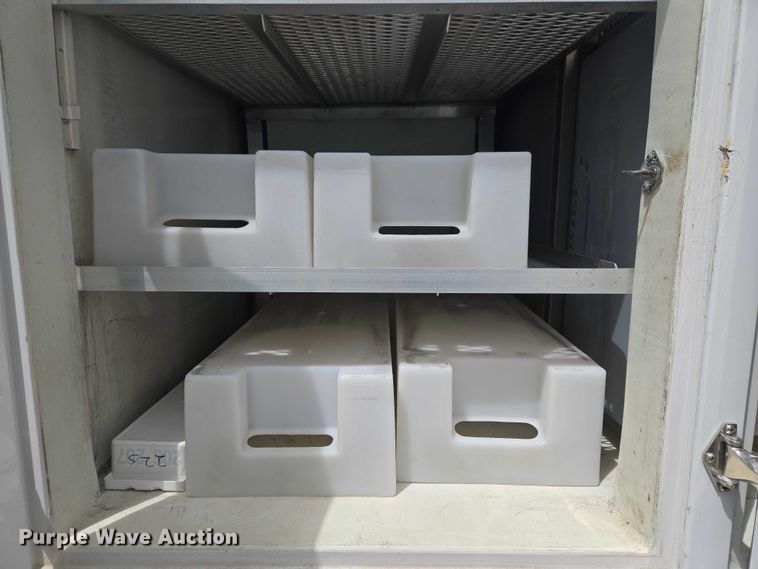 image for item ET5037 2018 Ford E450 refrigerated truck
