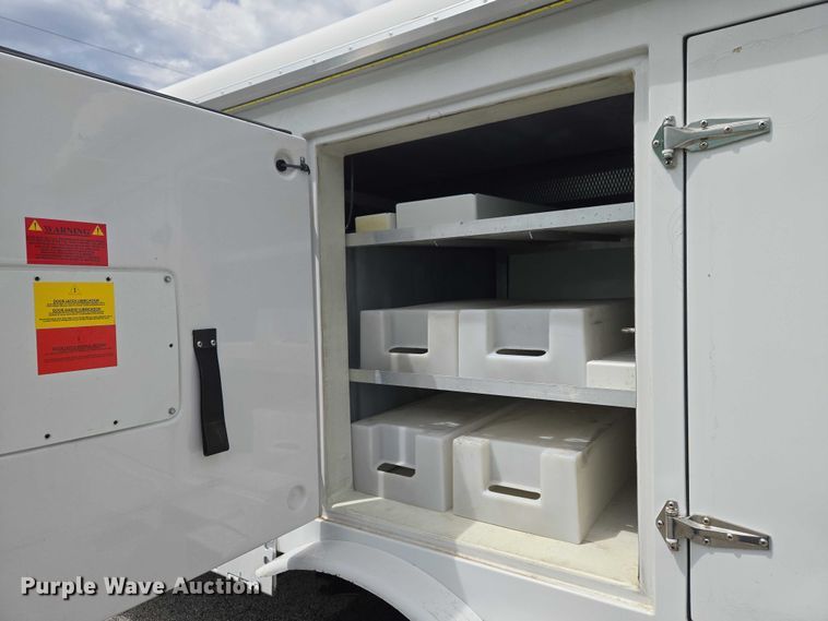 image for item ET5037 2018 Ford E450 refrigerated truck