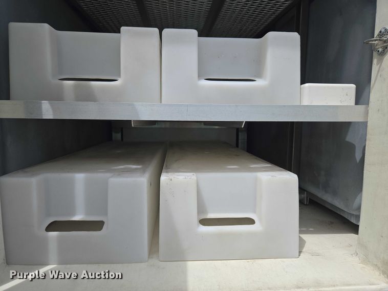 image for item ET5037 2018 Ford E450 refrigerated truck