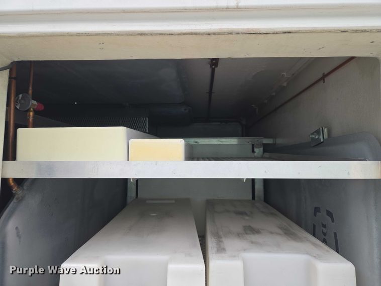 image for item ET5037 2018 Ford E450 refrigerated truck