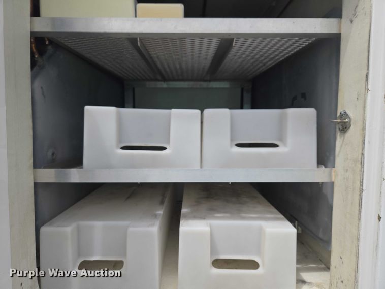 image for item ET5037 2018 Ford E450 refrigerated truck