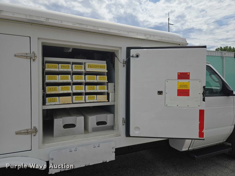 image for item ET5037 2018 Ford E450 refrigerated truck
