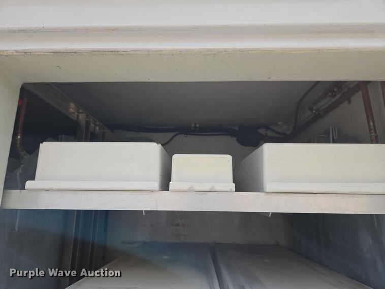 image for item ET5037 2018 Ford E450 refrigerated truck