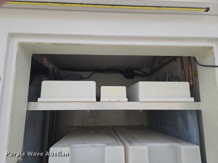 image for item ET5037 2018 Ford E450 refrigerated truck