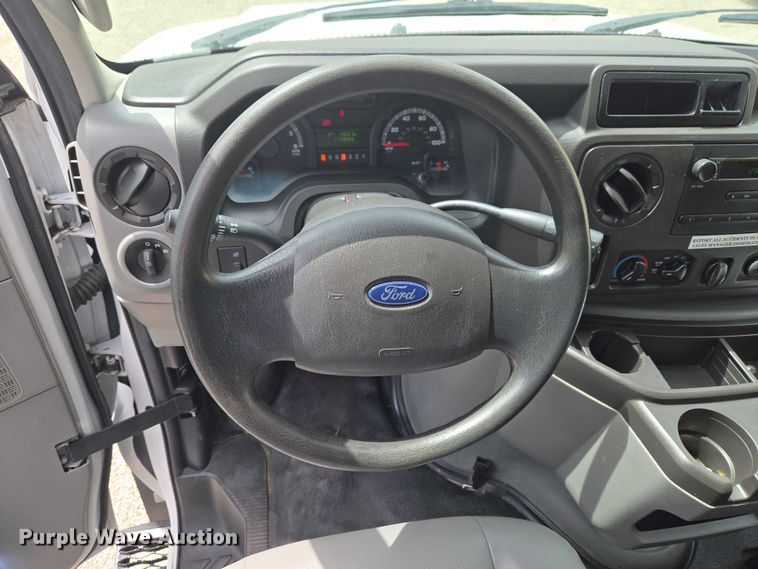 image for item ET5037 2018 Ford E450 refrigerated truck