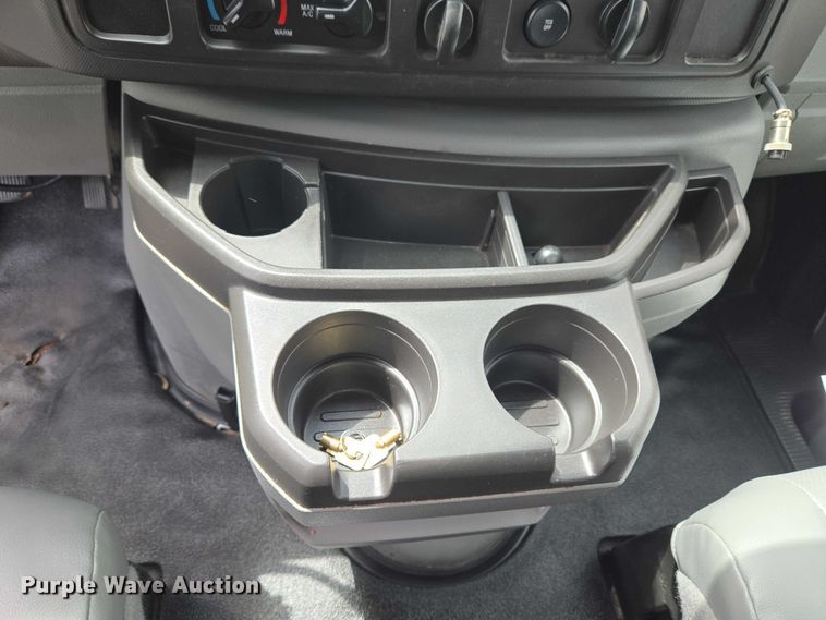image for item ET5037 2018 Ford E450 refrigerated truck