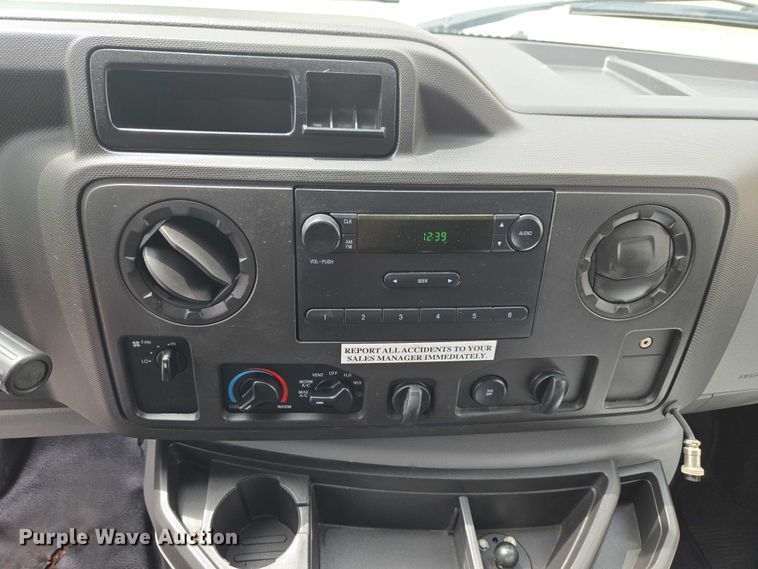 image for item ET5037 2018 Ford E450 refrigerated truck