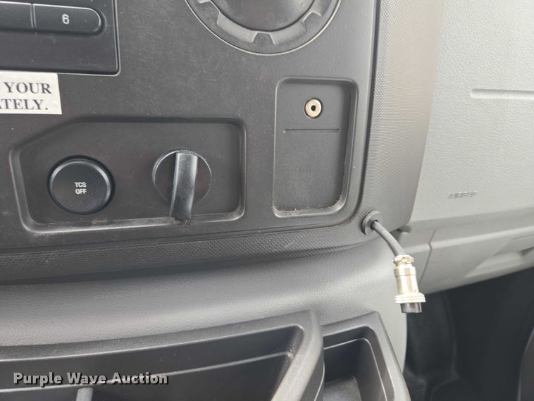 image for item ET5037 2018 Ford E450 refrigerated truck