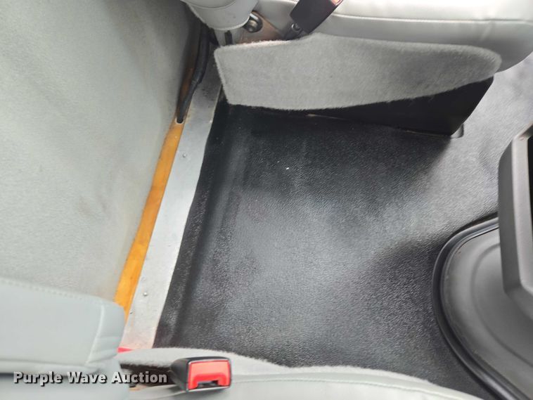 image for item ET5037 2018 Ford E450 refrigerated truck
