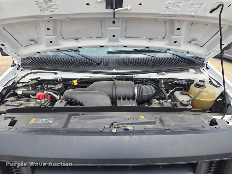image for item ET5037 2018 Ford E450 refrigerated truck