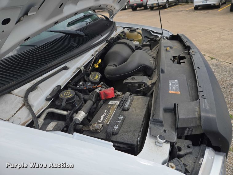 image for item ET5037 2018 Ford E450 refrigerated truck