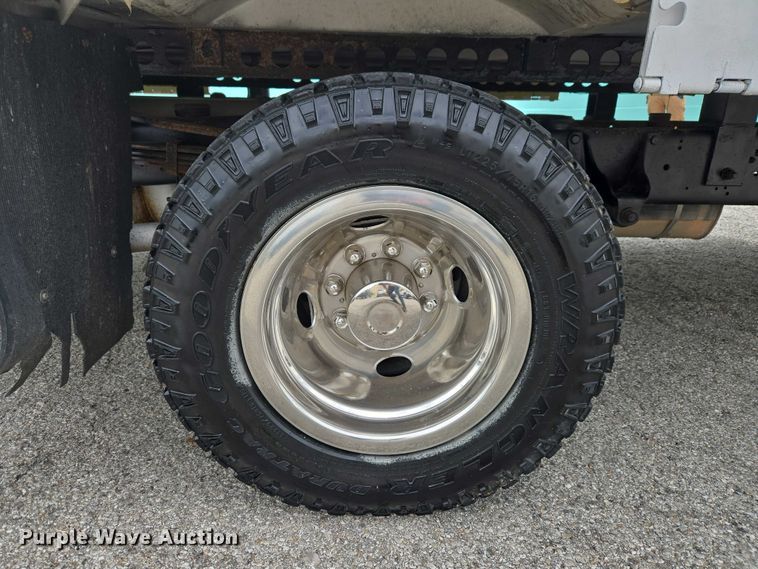 image for item ET5037 2018 Ford E450 refrigerated truck