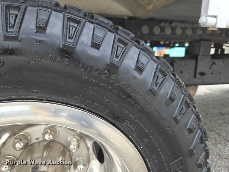 image for item ET5037 2018 Ford E450 refrigerated truck