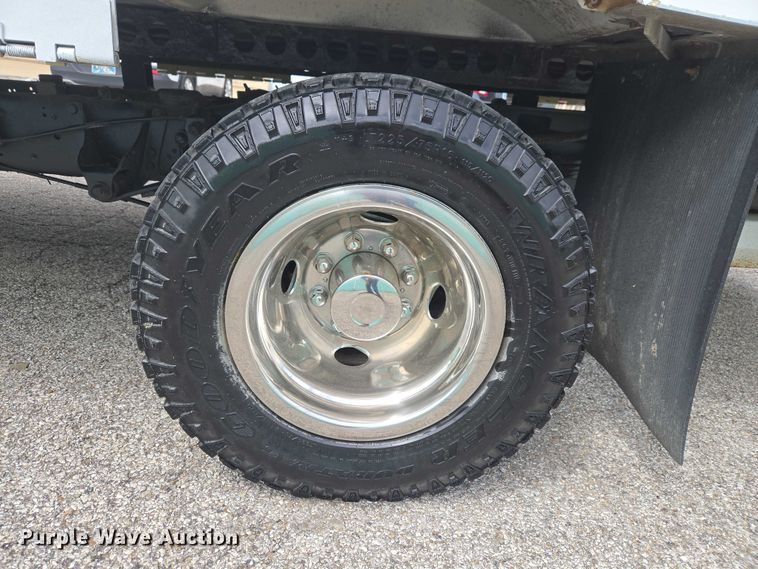 image for item ET5037 2018 Ford E450 refrigerated truck