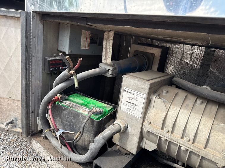 image for item ET6371 2002 Freightliner MT45 Chassis food truck