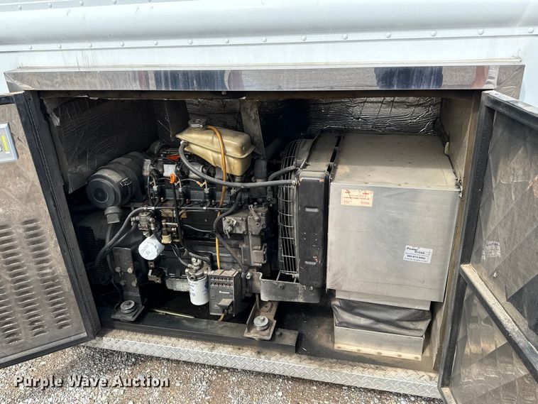 image for item ET6371 2002 Freightliner MT45 Chassis food truck