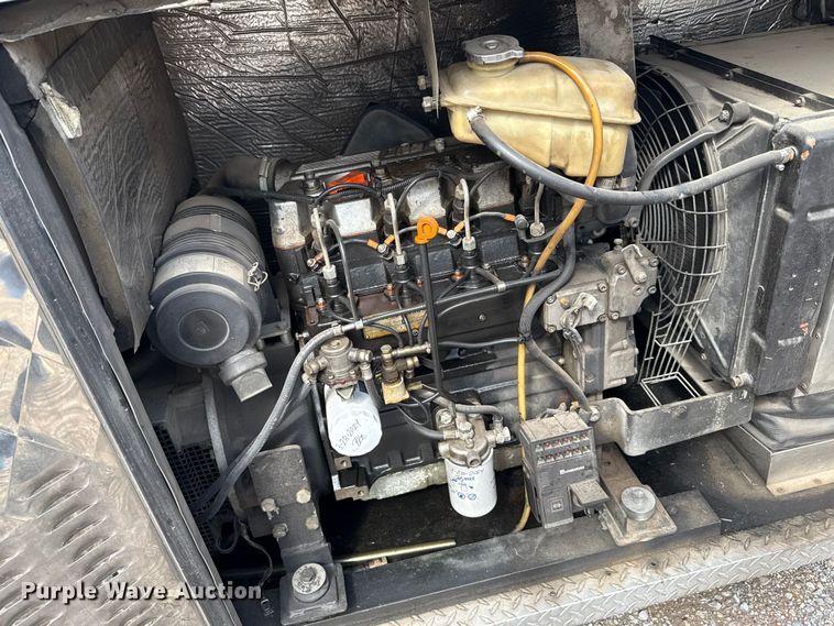 image for item ET6371 2002 Freightliner MT45 Chassis food truck