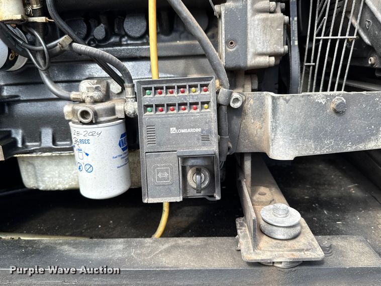 image for item ET6371 2002 Freightliner MT45 Chassis food truck