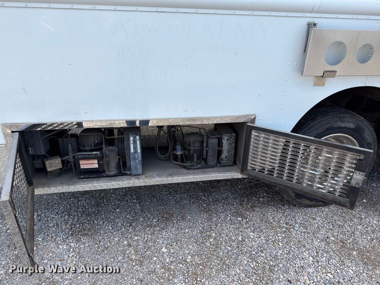 image for item ET6371 2002 Freightliner MT45 Chassis food truck