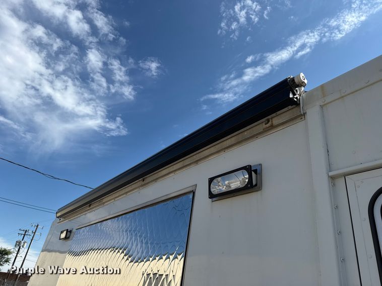 image for item ET6371 2002 Freightliner MT45 Chassis food truck