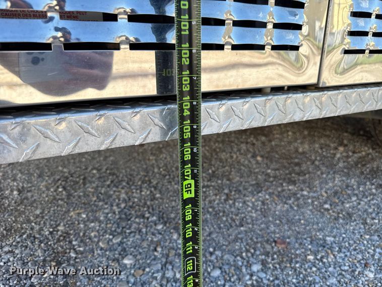image for item ET6371 2002 Freightliner MT45 Chassis food truck