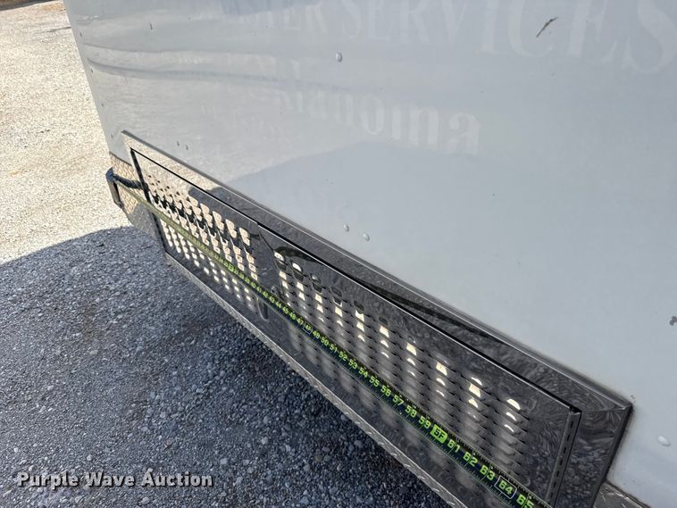 image for item ET6371 2002 Freightliner MT45 Chassis food truck