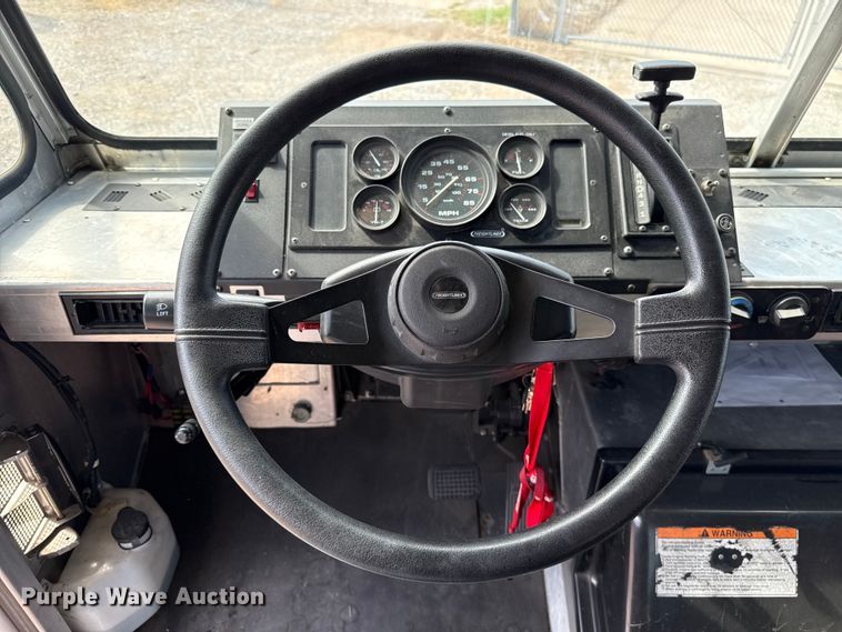 image for item ET6371 2002 Freightliner MT45 Chassis food truck