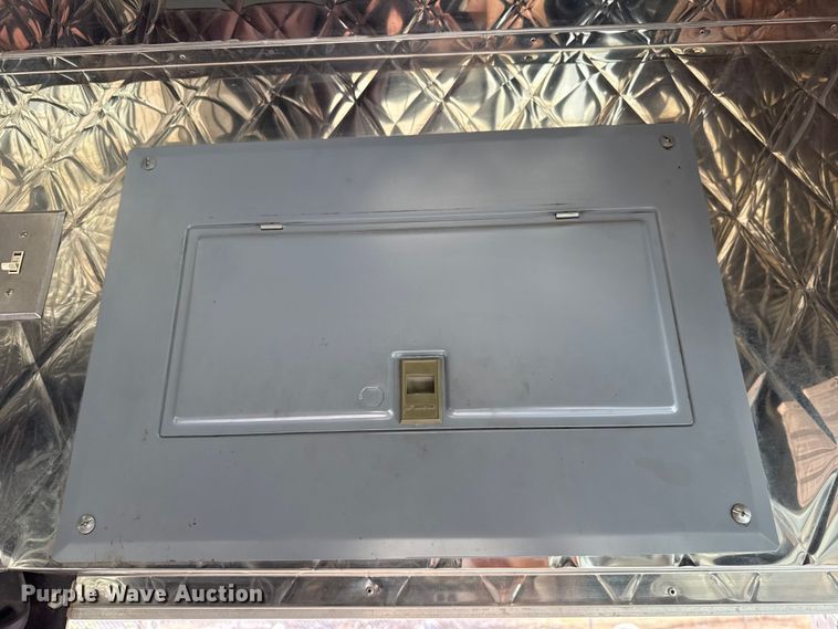 image for item ET6371 2002 Freightliner MT45 Chassis food truck