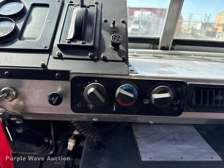 image for item ET6371 2002 Freightliner MT45 Chassis food truck