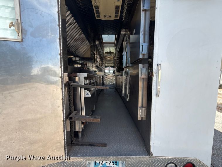 image for item ET6371 2002 Freightliner MT45 Chassis food truck