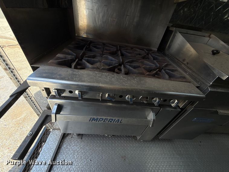 image for item ET6371 2002 Freightliner MT45 Chassis food truck
