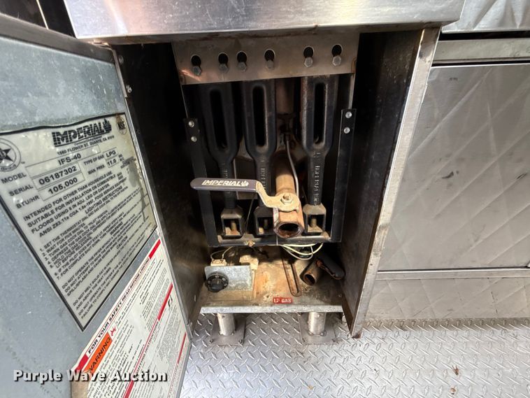 image for item ET6371 2002 Freightliner MT45 Chassis food truck