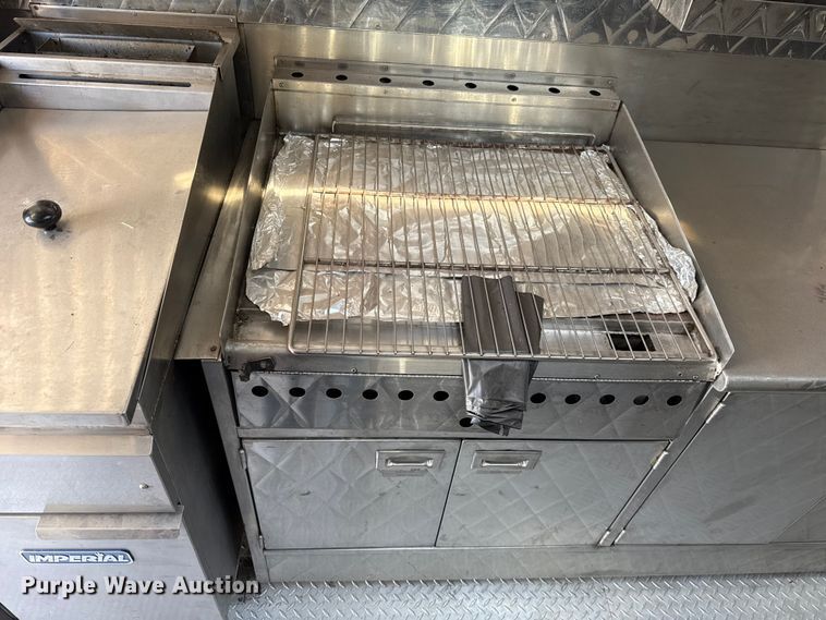 image for item ET6371 2002 Freightliner MT45 Chassis food truck