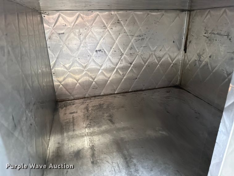 image for item ET6371 2002 Freightliner MT45 Chassis food truck