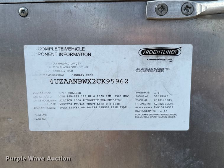 image for item ET6371 2002 Freightliner MT45 Chassis food truck