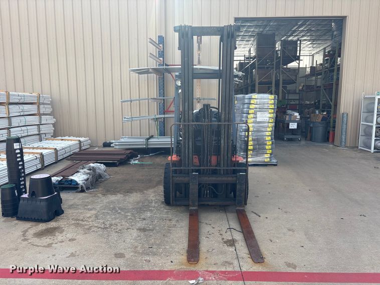 image for item EU0749 2004 Toyota 7FGU25 forklift