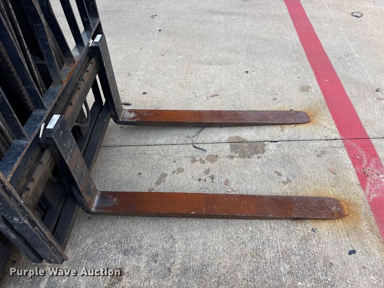 image for item EU0749 2004 Toyota 7FGU25 forklift