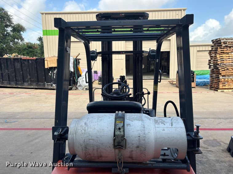 image for item EU0749 2004 Toyota 7FGU25 forklift