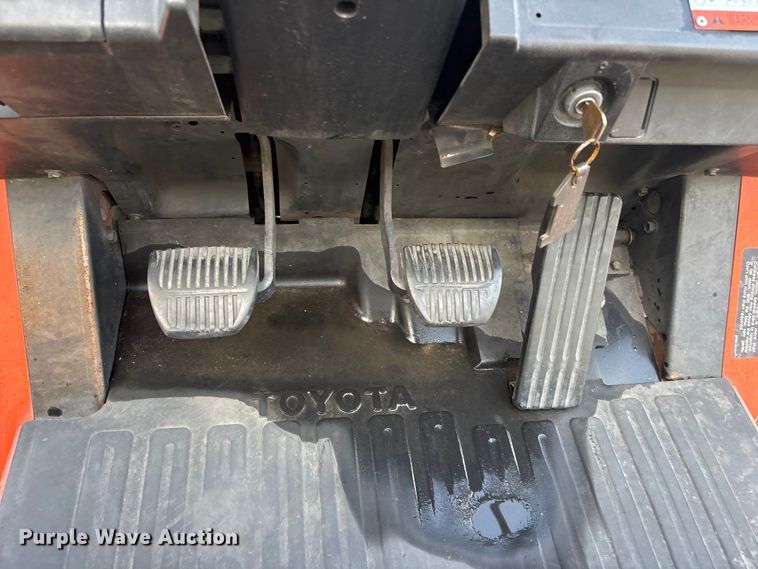 image for item EU0749 2004 Toyota 7FGU25 forklift