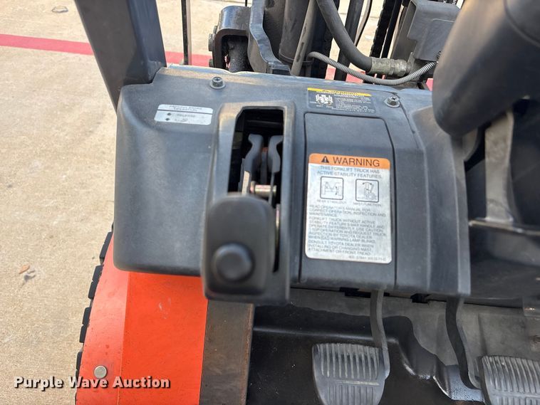 image for item EU0749 2004 Toyota 7FGU25 forklift