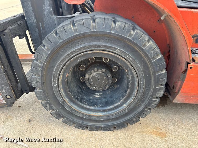 image for item EU0749 2004 Toyota 7FGU25 forklift