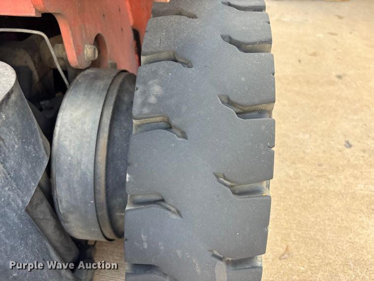 image for item EU0749 2004 Toyota 7FGU25 forklift