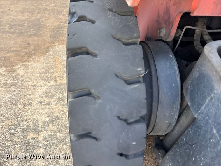 image for item EU0749 2004 Toyota 7FGU25 forklift