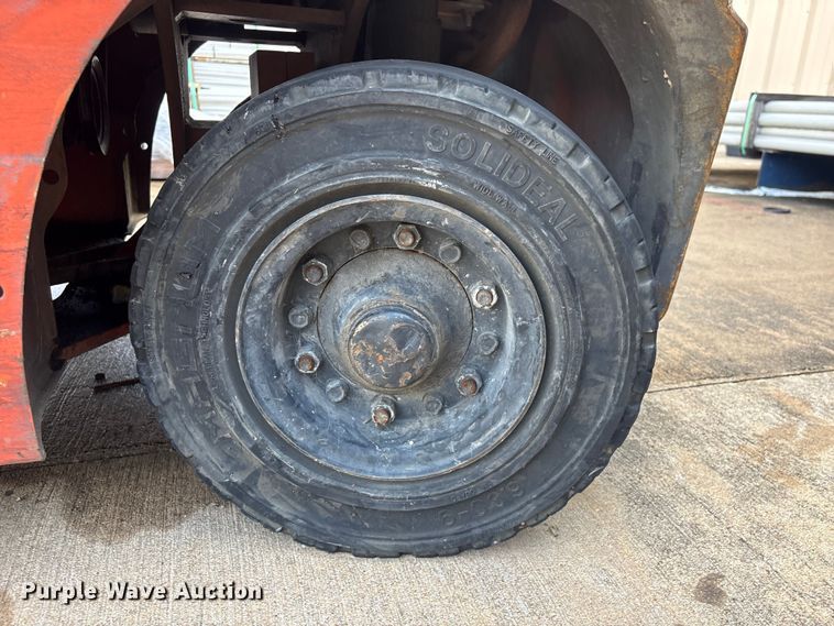 image for item EU0749 2004 Toyota 7FGU25 forklift